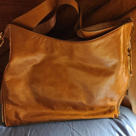 Michael Kors large leather shoulder bag - Picture 2 of 4